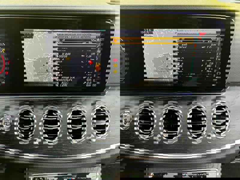 Image Mercedes-Benz 汃獡敳䔠䈠牥楬敮 200 2.0 184 Avantgarde Carplay Clim Bi-zone Caméra PA Sièges élec chauffants Bluetooth Toit ouvrant 